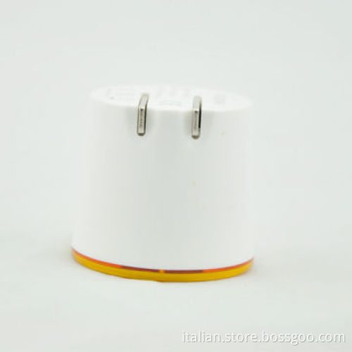 USB travel charger adapter for smartphone